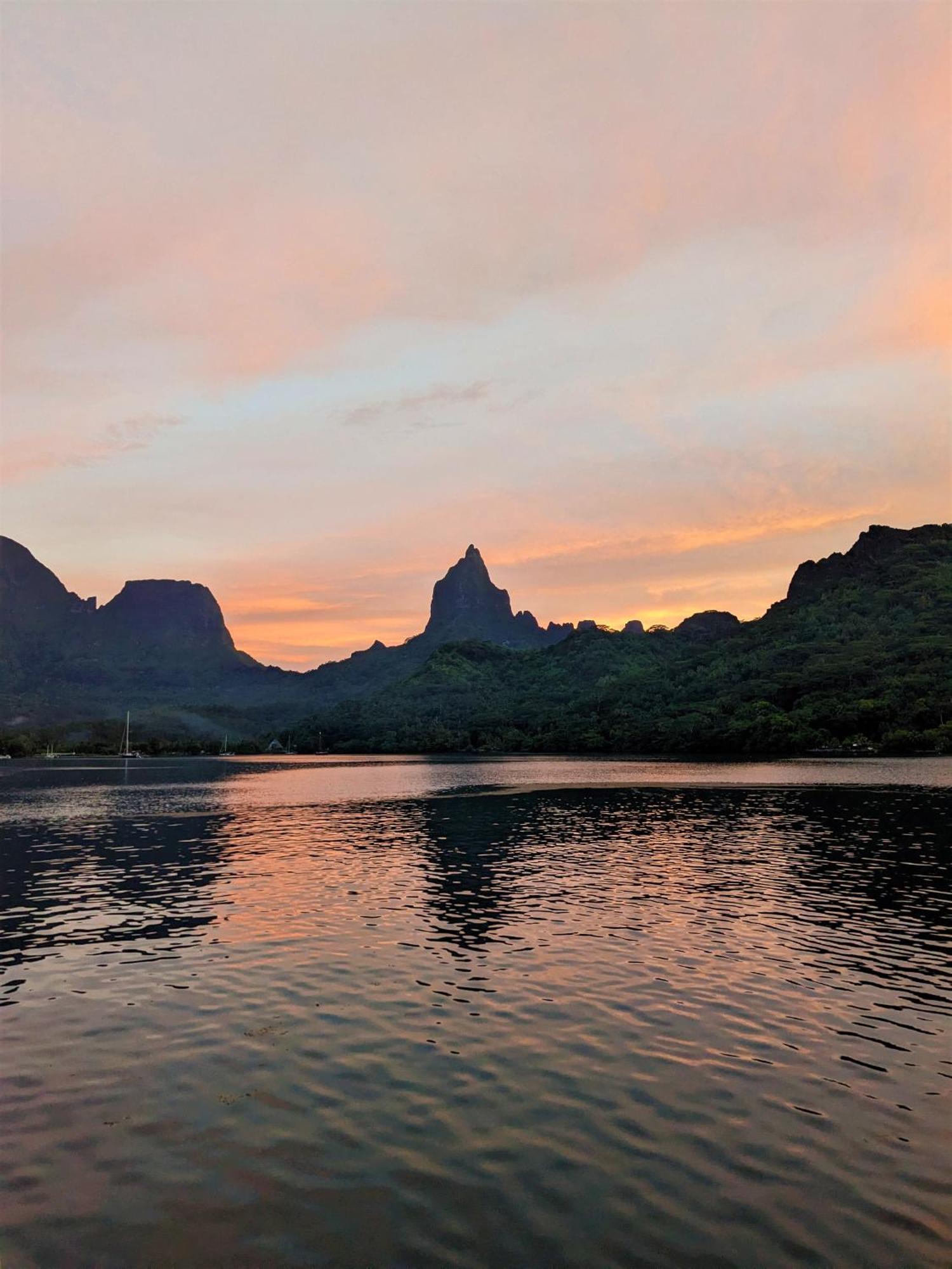 2 Nuits Insolites & 1 Excursion Voile A Bord Du Voilier Mori Ora Moorea Ngoại thất bức ảnh